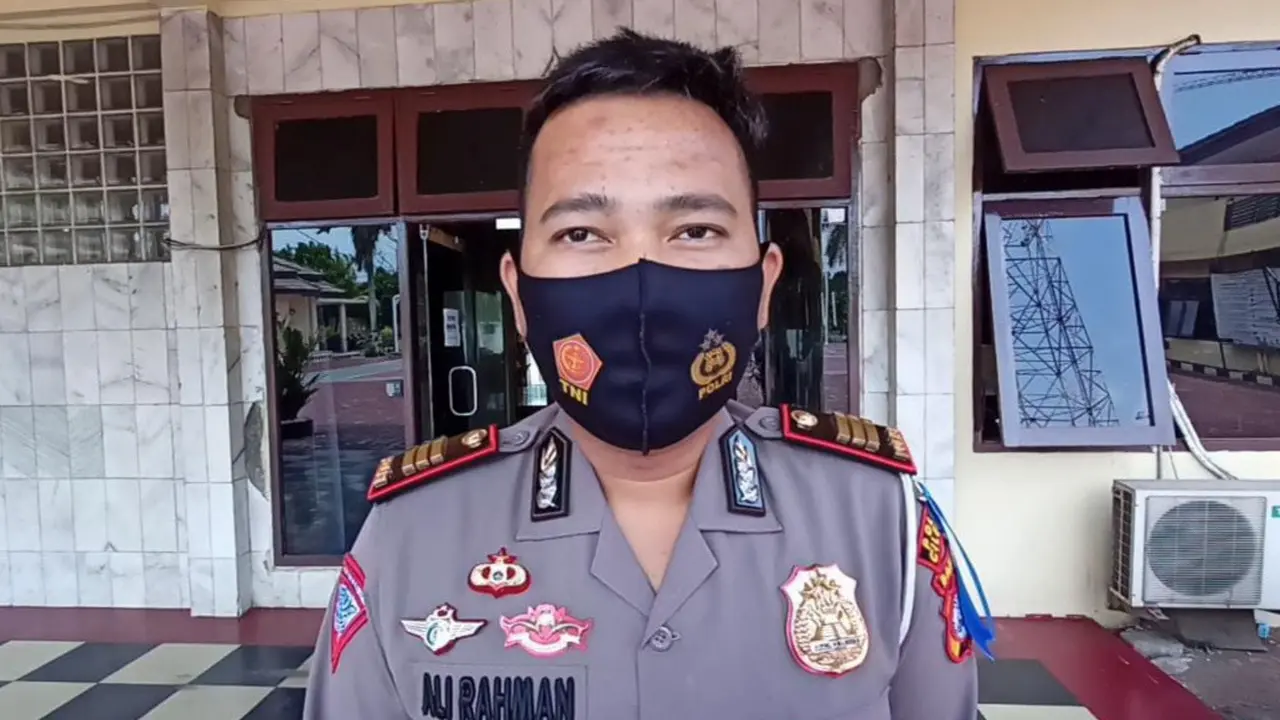 Kasatlantas Polres Cilegon, AKP Ali Rahman, Di Mapolres Cilegon. (Senin, 26/10/2020). (Yandhi Deslatama-Liputan6.com)