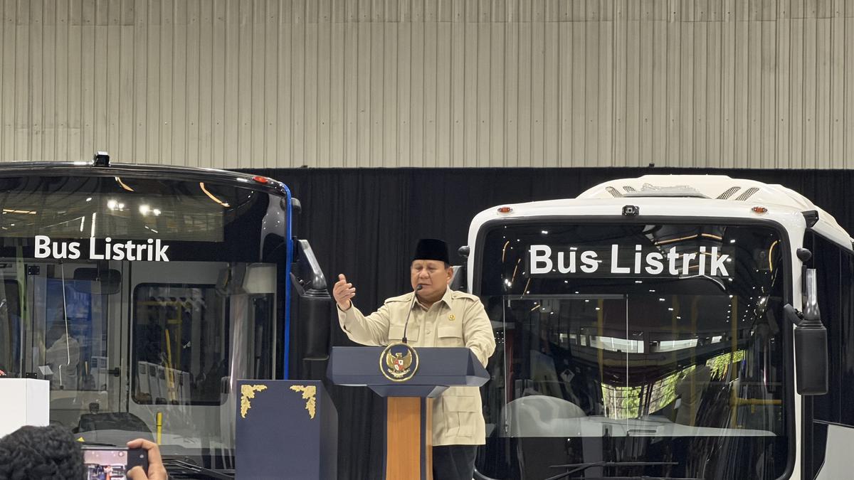 ⚡ Prabowo targetkan Indonesia berhenti impor BBM dalam 3 tahun — sekaligus sentil yang pesimis: 