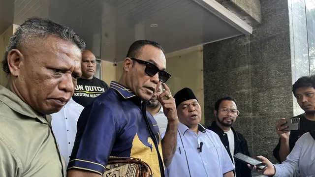 Kuasa hukum bharatu valdo di polda metro jaya. (liputan6.com/zahraa devana).