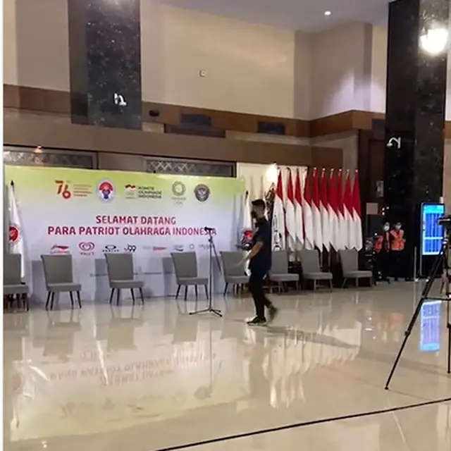 6 Momen Penyambutan Kloter Terakhir Tim Indonesia di Bandara, Riuh Teriakan Bangga