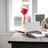 Berikut sinyal tubuh yang lelah butuh liburan./copyright pexels/Andrea Piacquadio