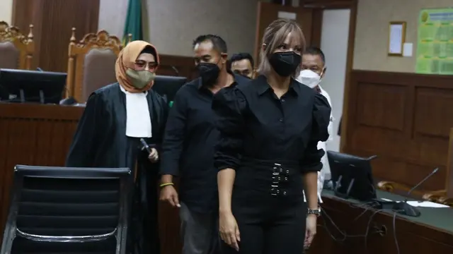 [Fimela] Nia Ramadhani dan Ardi Bakrie