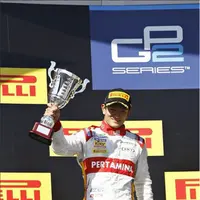 Inilah doa paling menyentuh dari netizen untuk Rio Haryanto yang akan memulai debut F1.