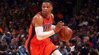 Guard Oklahoma City Thunder, Russell Westbrook, mencatat triple-double kelima secara beruntun saat menghadapi New Orleans Pelicans, Minggu (4/12/2016). (Bola.com/Twitter/okcthunder)