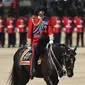 Pangeran William melaksanakan Colonel's Review di Horse Guards Parade di London pada 10 Juni 2023 menjelang Parade Ulang Tahun Raja Charles III. (ADRIAN DENNIS / AFP)