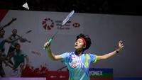 Pebulutangkis tunggal putri Indonesia, Putri Kusuma Wardani bertanding melawan pebulutangkis tunggal putri Korea Selatan, An Se Young saat laga 16 besar Indonesia Masters 2023 di Istora Senayan, Jakarta, Kamis (26/01/2023). Putri Kusuma Wardani kalah rubber game 21-18, 7-21 dan 10-21. (Bola.com/Bagaskara Lazuardi)