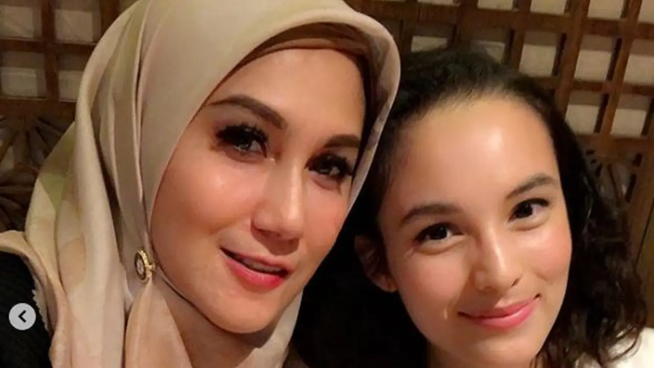 [Bintang] Marini Zumarnis dan Chelsea Islan