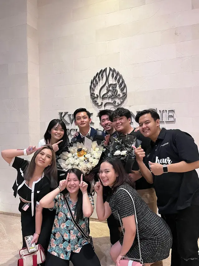 Randy Martin bangga lulus kuliah di tengah kesibukan syuting (Foto: instagram randymartinnn)