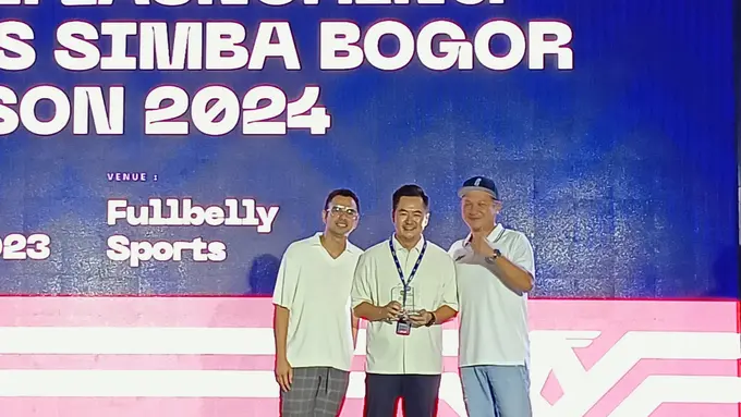 [Fimela] Raffi Ahmad dan Gading Marten di perkenalan tim Rans Simba Basketball