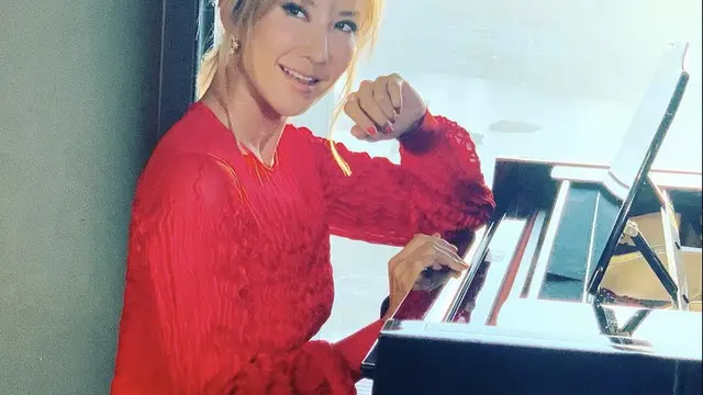 Penampilan Diva Coco Lee Semasa Hidup. (dok. Instagram @cocolee)
