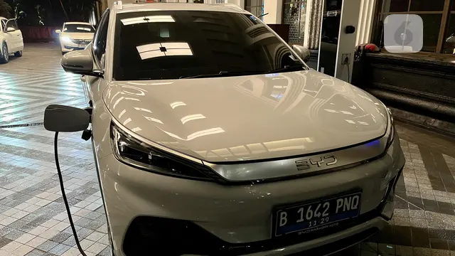 Pengisian daya mobil listrik
