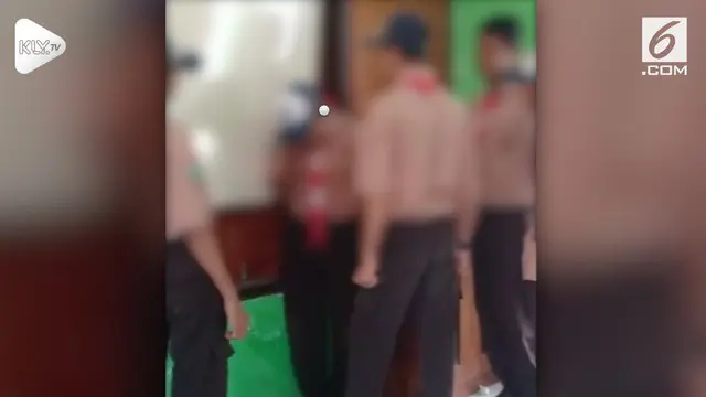 Video penganiayaan seorang siswa SMP di Jombang viral di sosisl media. Meski antara korban dan pelaku telah sepakat berdamai Polres Jombang terus memantau kasus tersebut