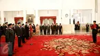 Presiden Jokowi (kanan) melantik Dewan Pengawas dan Direksi Badan Penyelenggara Jaminan Sosial (BPJS) Ketenagakerjaan dan Kesehatan periode 2016-2021 di Istana Negara, Jakarta, Selasa (23/2). (Liputan6.com/Faizal Fanani)