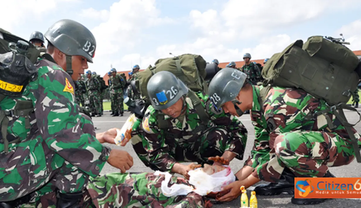 Citizen6, Surabaya: Latek yang dibuka Dankodikdukum Kobangdikal Kolonel Laut (T) M. Simbolon di Lapangan Laut Maluku, Kesatrian Bumimoro, Surabaya ini, melibatkan lima  jurusan kesehatan dilingkungan Pusdikkes. (Pengirim: Penkobangdikal)