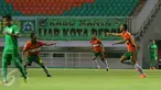 Pemain PS Bengkulu, Andreas Ado (kedua kanan) berlari merayakan golmya ke gawang Persikabo dalam laga lanjutan Liga 2 di Stadion Pakansari, kab Bogor, Minggu (23/4). Persikabo kalah 1-4 dari PS Bengkulu. (Liputan6.com/Helmi Fithriansyah)