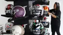 Sejumlah helm yang dijual di Jakarta, Senin (19/6). Banyaknya pemudik sepeda motor menyebabkan penjualan helm selalu meningkat dibanding hari biasa menjelang arus mudik. (Liputan.com/Immanuel Antonius)