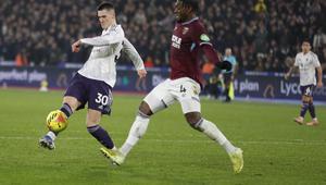 Striker Manchester United, Benjamin Sesko (kiri), saat mencetak gol ke gawang West Ham United pada lanjutan Liga Inggris 2025/2026, di London Stadium, Rabu (11/2/2026) dini hari WIB. (Ian Kington / AFP)