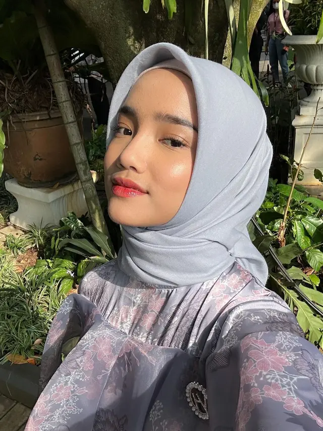 Fuji Pakai Hijab