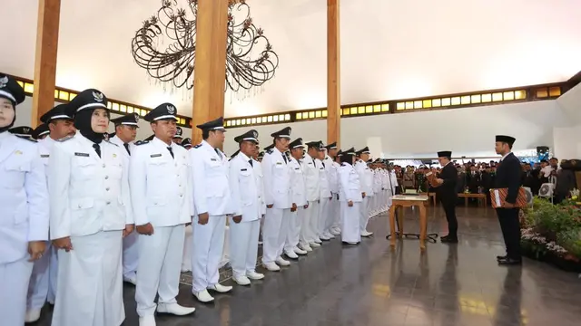 Lantik Kades, Bupati Anas Pesan Penguatan SDM dan Perkuat Leadership 