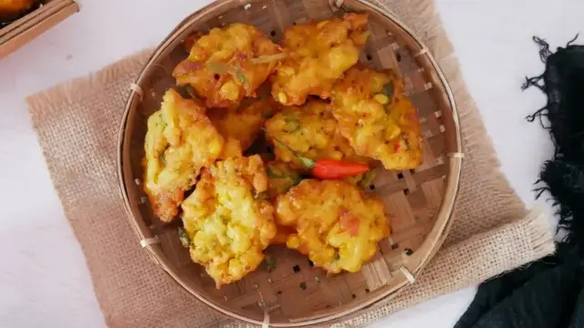 Resep bakwan jagung malang. (dok. Cookpad @shofisquenta)
