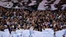 Koreografi fans Lazio fans saat mendukung timnya melawan Juventus pada final Copaa Italia 2016-2017  di Roma Olympic stadium, (17/5/2017). Juventus menang 2-0. (AP/Gregorio Borgia)