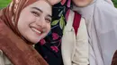 Nadzira Shafa, yang dikenal sebagai selebgram, pengusaha dan istri almarhum Ameer Azzikra, berkomentar, "Kangen banget sama kakak-kakaku ini." Komentar itu semakin memperkuat kesan kedekatan dan persahabatan yang erat di antara mereka. (Liputan6.com/IG/@dhiniaminarti)