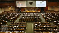 Suasana Rapat Paripurna DPR RI Ke - 18 Masa Sidang III Tahun Sidang 2016-2017 di Kompleks Parlemen, Senayan, Jakarta, Kamis (23/2). Sidang tersebut membahas Penutupan Masa Sidang dan sejumlah agenda RUU (Liputan6.com/Johan Tallo)