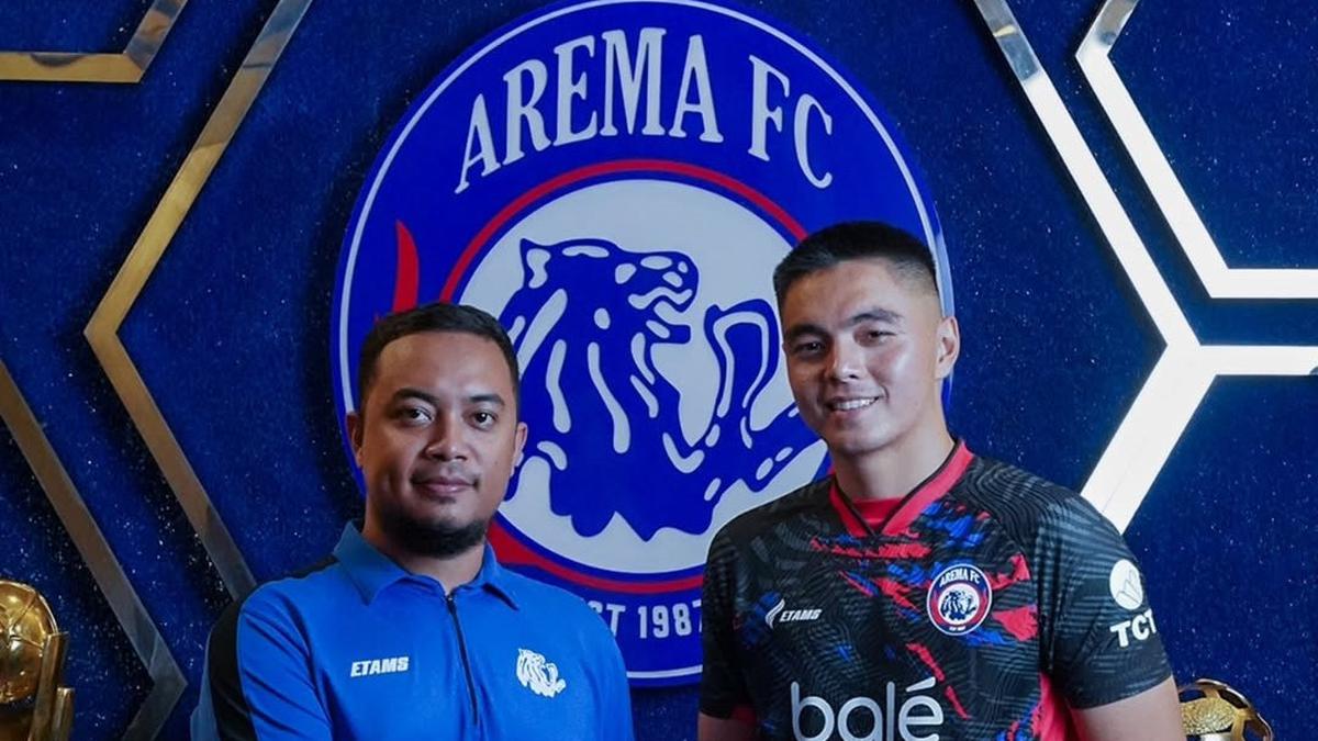 Suporter Minta Bek dan Striker, Arema FC Justru Kenalkan Kiper Baru