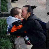 Foto seorang wanita yang menangis sambil memeluk anaknya di depan halaman rumah sakit ini pun langsung viral dan menjadi perhatian masyarakat. (Foto: kuaibao.qq.com)