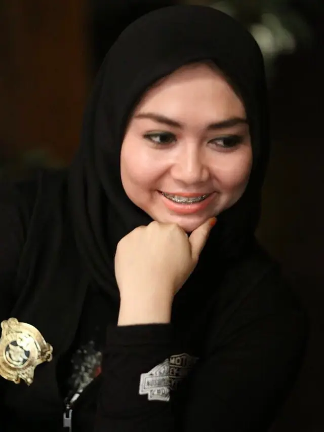 6 Pesona Lala Nurlela Kakak Ipar Syahrini, Berstatus Single Parent Empat Anak