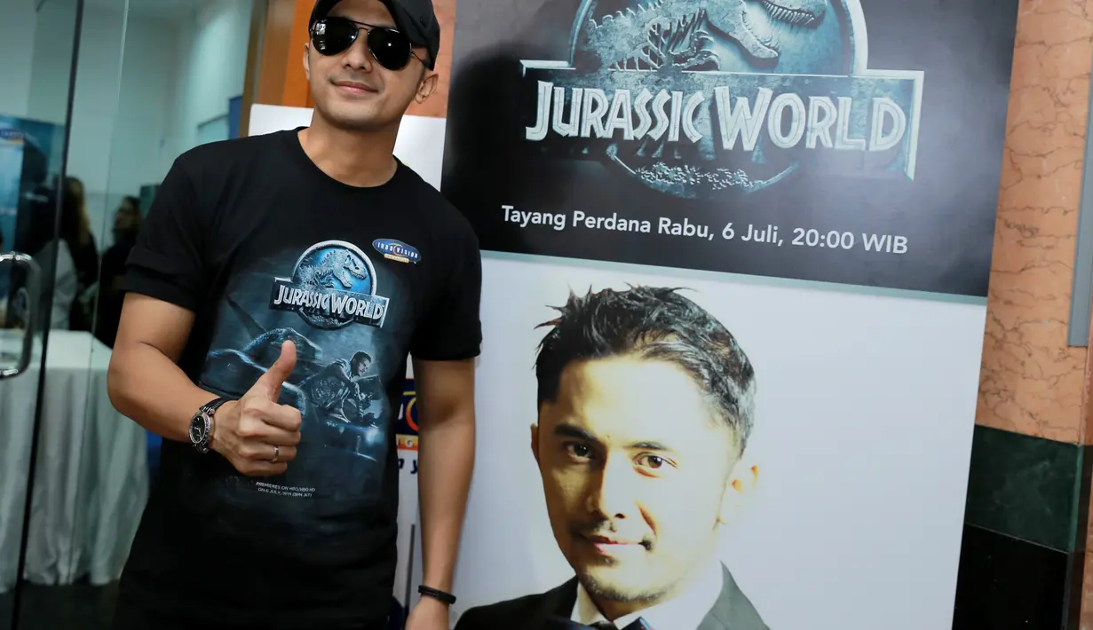 Hengky Kurniawan saat konferensi pers HBO Dubbing 'Jurassic World' di daerah Jakarta Barat, Kamis (12/5/2016) mengaku menjadi dubber lebih mudah dibandingkan berakting. (Adrian Putra/Bintang.com)