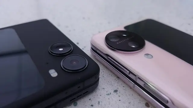 Foto Close Up Kamera HP Layar LIpat Oppo Find N3 Flip dan Find N2 Flip