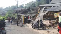 Truk Aspal Seruduk 4 Kendaraan di Bogor, Seorang Pelajar Tewas. (Liputan6.com/Achmad Sudarno)