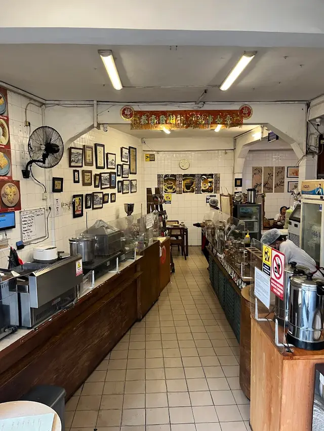 Rekomendasi Tempat Makan Kuliner Legendaris di Glodok 2026