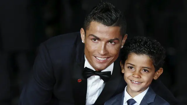 Berikut video Ronaldo Jr, anak dari bintang Real Madrid Cristiano Ronaldo mengagumi Lionel Messi yang merupaka rival terbaik sang ayah.