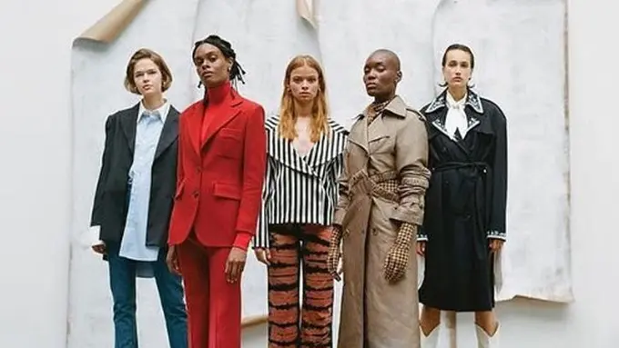 Inspirasi tren street style dari New York Fashion Week.