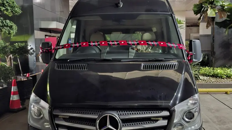 Penyidik KPK menyita 1 unit mobil merek Mercedes Benz Sprinter milik Syahrul Yasin Limpo.