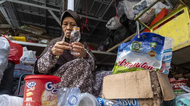 Warga Jakarta Wajib Pilah Sampah dari Rumah
