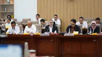 Menteri Perdagangan (Mendag) Zulkifli Hasan mengadakan rapat kerja dengan Komisi VI DPR RI di Gedung Nusantara, Kompleks MPR/DPR/DPD, Senayan, Jakarta, pada Senin (27/11/2023). (Dok Kemendag)