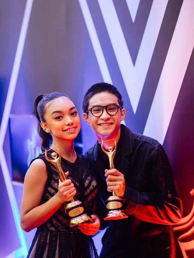 Dikabarkan Putus, Ini 6 Momen Manis Devano Danendra dan Naura Ayu