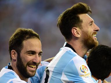 Lionel Messi mencetak satu gol dan dua assist saat Argentina menang 4-1 atas Venezuela dalam laga perempat final Copa America Centenario 2016 di Stadion Gillette, Massachusetts, AS, (19/6/2016). (AFP/Alfredo Estrella)