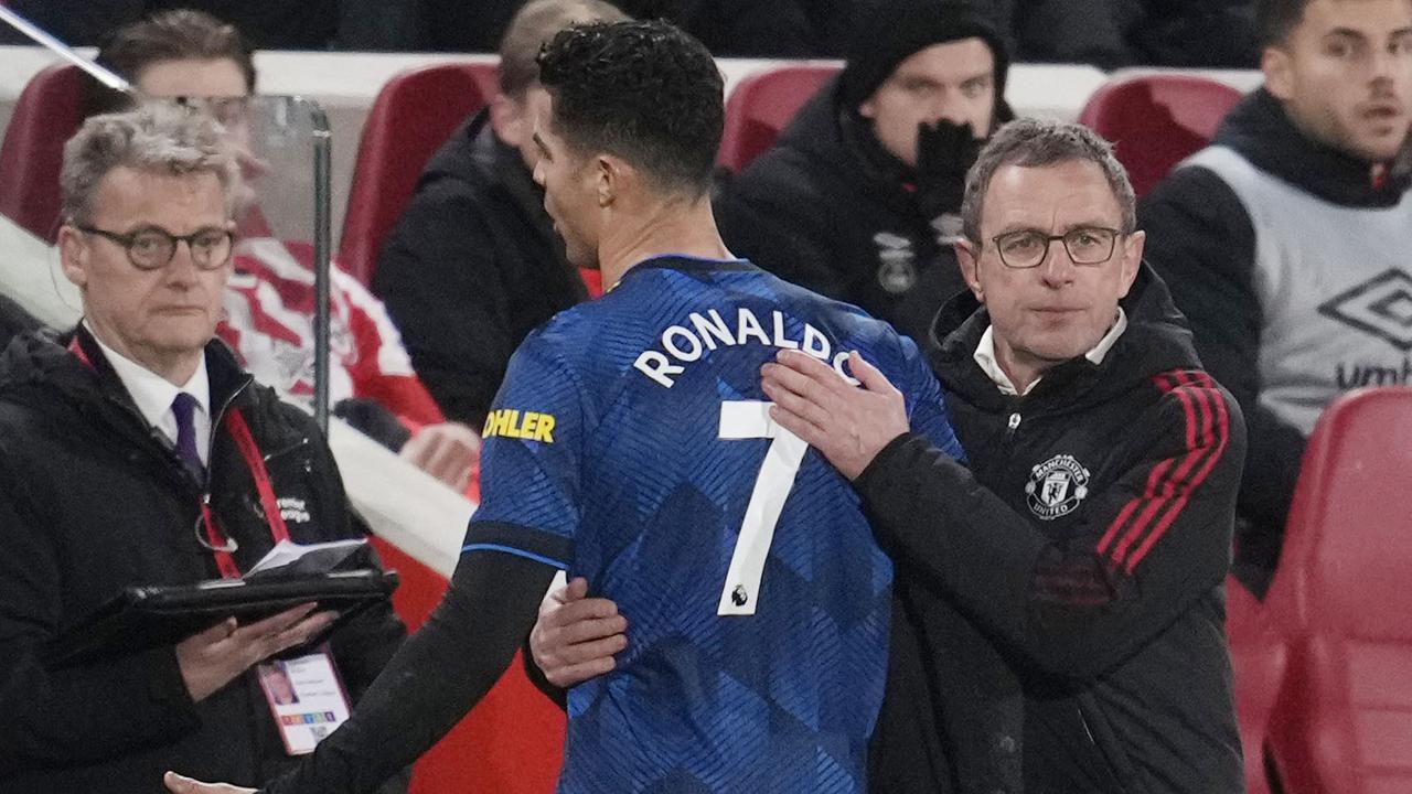 Foto: Momen Cristiano Ronaldo Ngambek Pada Laga Manchester United Vs Brentford di Liga Inggris