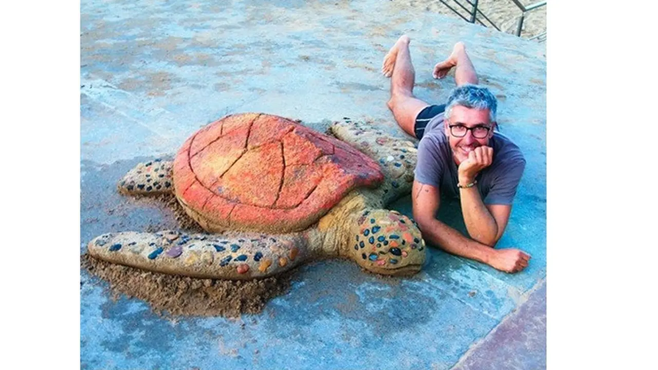 Hanya dengan Pasir, 7 Patung Karya Pria Ini Terlihat Sangat Nyata