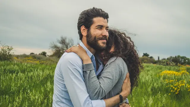 physical touch love language adalah