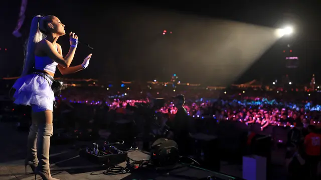 [Bintang] Ariana Grande