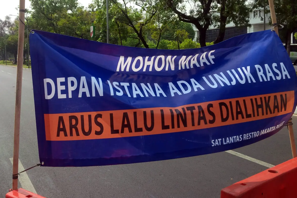 Demo Buruh-Mahasiswa, Lalu Lintas Sekitar Istana Negara Dialihkan