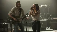 Gambar yang dirilis oleh Warner Bros menunjukkan Bradley Cooper dan Lady Gaga dalam adegan film "A Star is Born." A Star is Born merupakan film drama musikal yang mengisahkan siklus ketenaran di dunia musik AS. (Neal Preston/Warner Bros via AP)