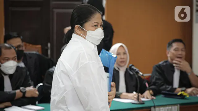 Tersedu-sedu, Putri Candrawathi Bacakan Pleidoi Sebagai Terdakwa Kasus Pembunuhan Brigadir J
