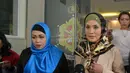 "Ada sekitar 27 pertanyaan, saya udah diperiksa penyidik tentang kepemilikan senjata api," ungkap Elma Theana sesuai menjalani pemeriksaan di Unit Resmob, Polda Metro Jaya, Kamis (8/9/2016). (Andy Masela/Bintang.com)