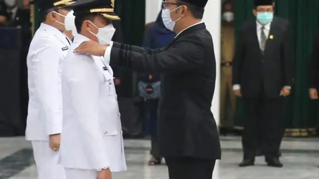 6 Potret Pelantikan Sahrul Gunawan jadi Wakil Bupati Bandung, Banjir Ucapan Selamat